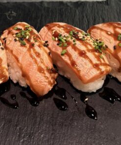 Nigiri Salmon Flambeado